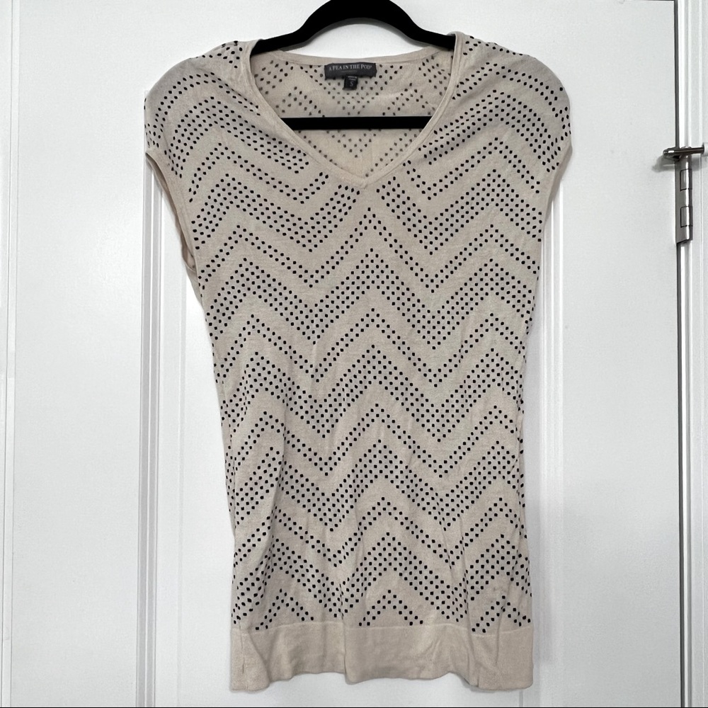 Small Pea in Pod Cap-sleeve top